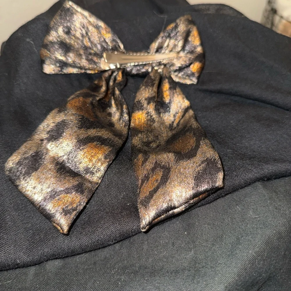 ​Leopard Print Oversized Hair Bow Clip | Coquette Mob Wife Aesthetic